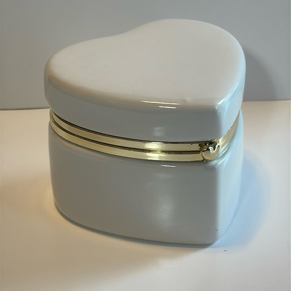 Heart trinket ceramic box White